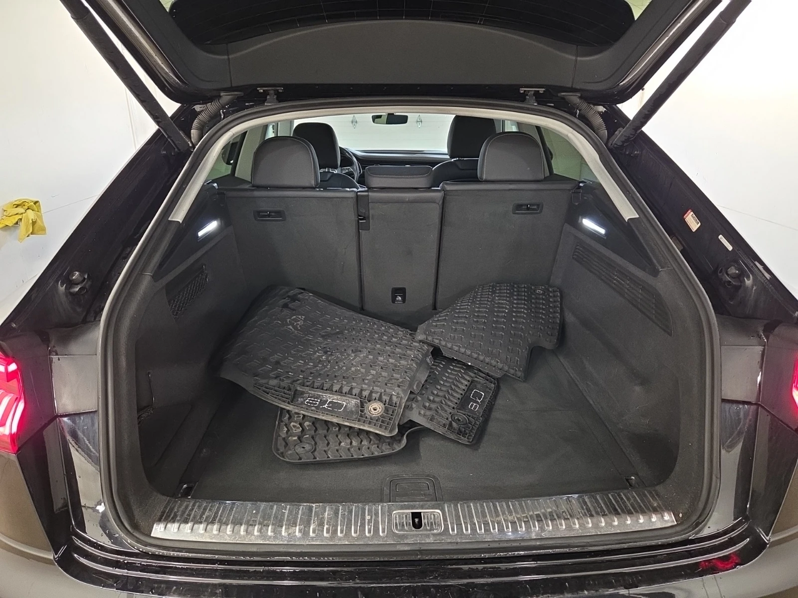 Audi Q8 Premium 55 TFSI quattro, снимка 9 - Автомобили и джипове - 54425018
