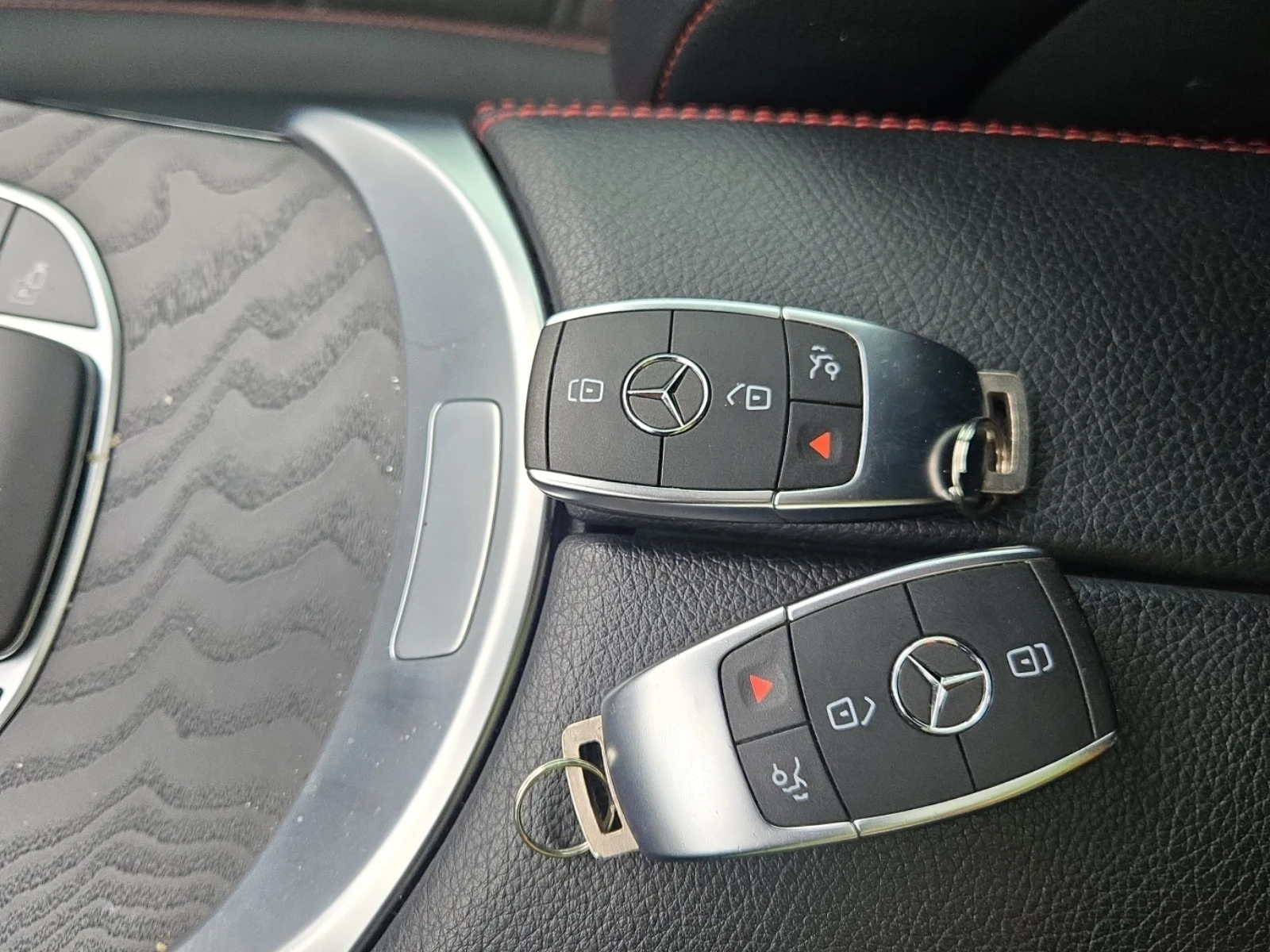 Mercedes-Benz GLC 43 AMG * * CARFAX * * АВТО КРЕДИТ * * Цена до БГ * * , снимка 12 - Автомобили и джипове - 54529086