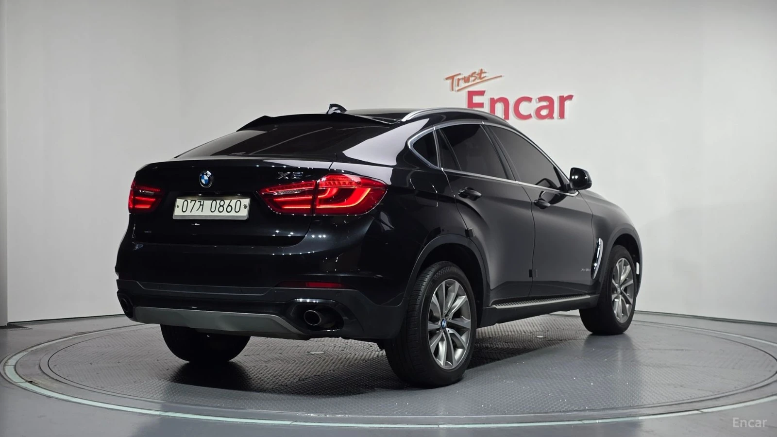 BMW X6 * ПАНО* KEYLESS* Camera* ПОДГРЕВ* LED* , снимка 2 - Автомобили и джипове - 55656235