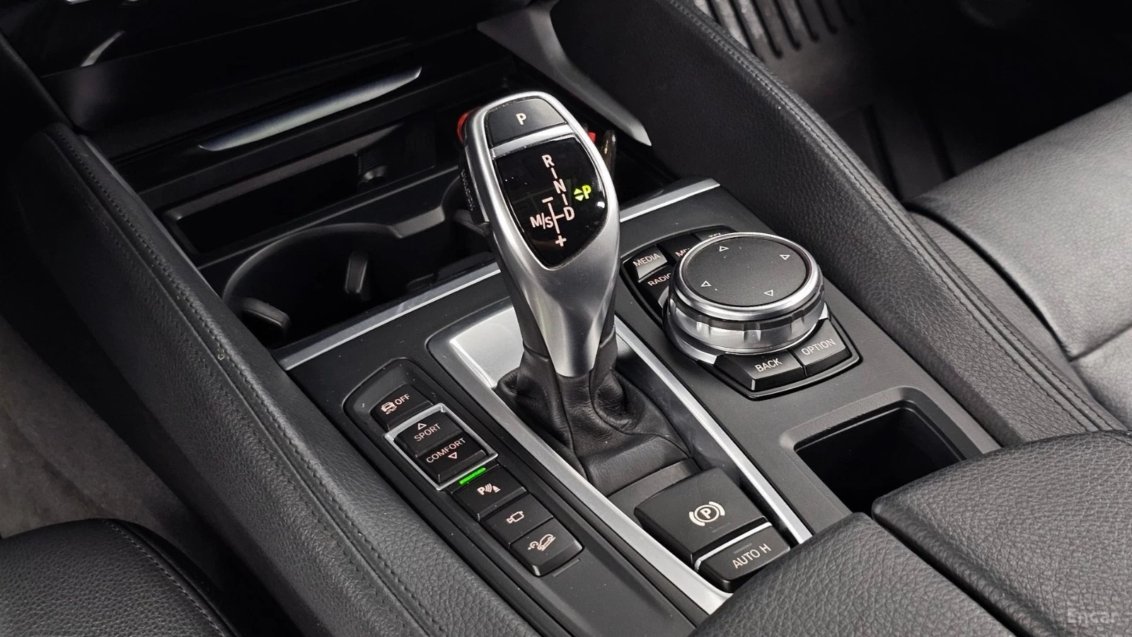 BMW X6 * ПАНО* KEYLESS* Camera* ПОДГРЕВ* LED* , снимка 8 - Автомобили и джипове - 55656235