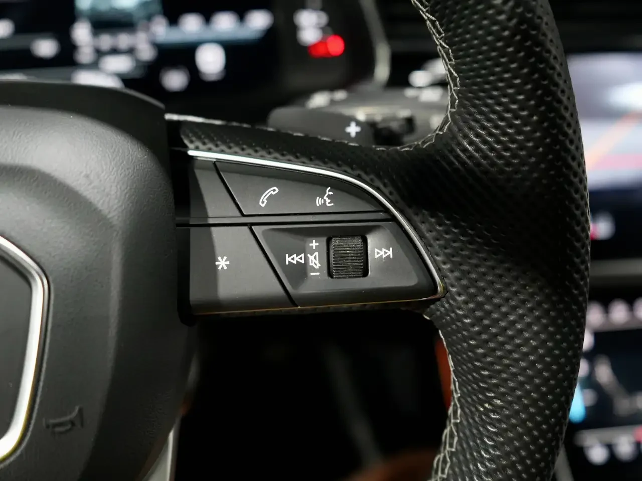 Audi SQ8, снимка 15 - Автомобили и джипове - 56227122