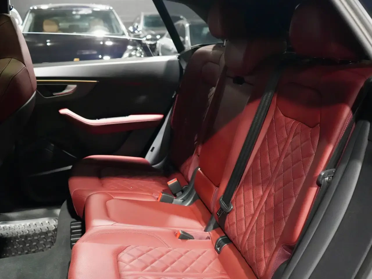 Audi SQ8, снимка 12 - Автомобили и джипове - 56227122