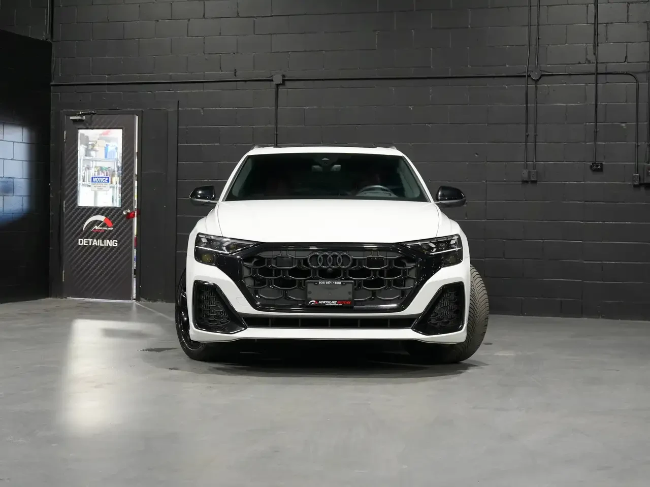 Audi SQ8, снимка 3 - Автомобили и джипове - 56227122
