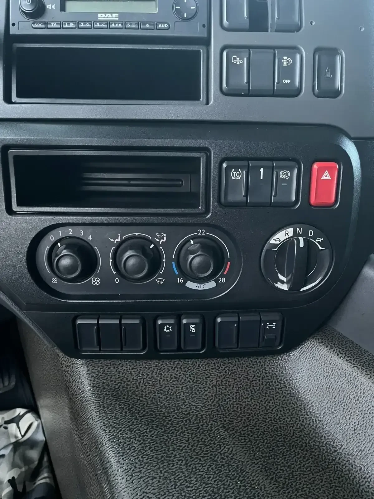 Daf CF 440 adr, снимка 9 - Камиони - 53858714