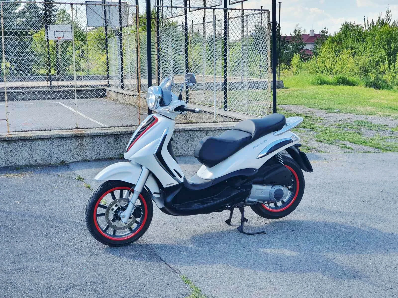 Piaggio Beverly 300 ie, снимка 8 - Мотоциклети и мототехника - 54437029