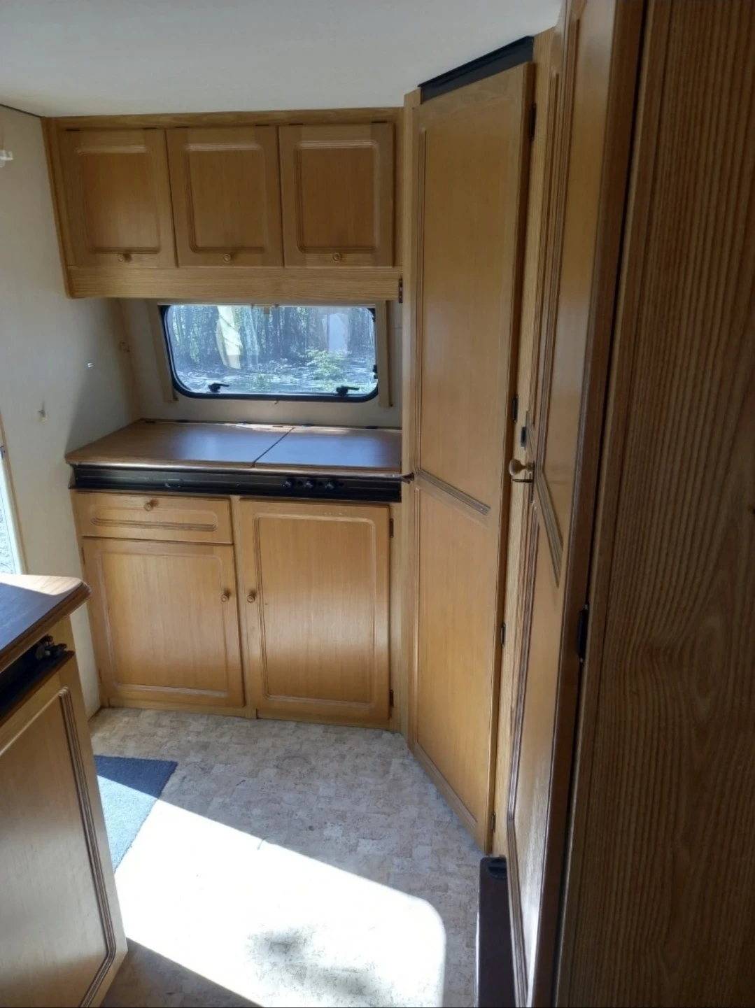 Каравана Adria FENDT 400 WC - изображение 7