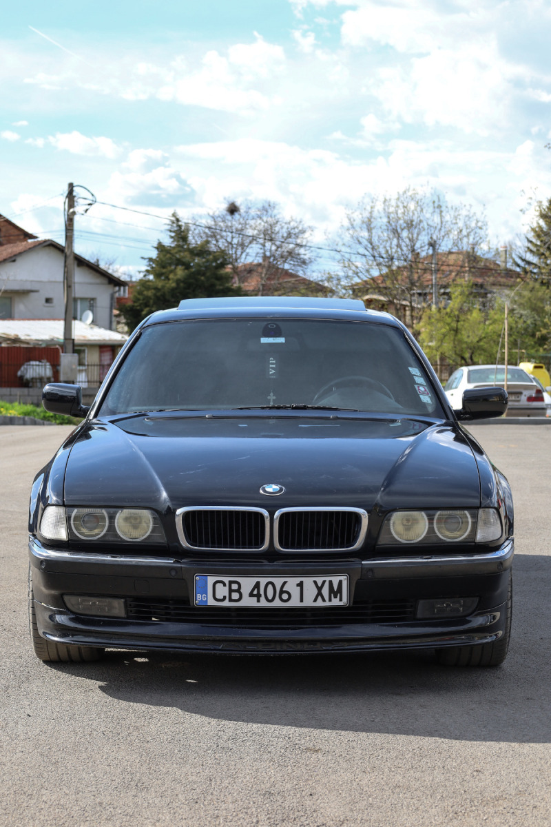 BMW 750 5.4 V12, снимка 2 - Автомобили и джипове - 45196142