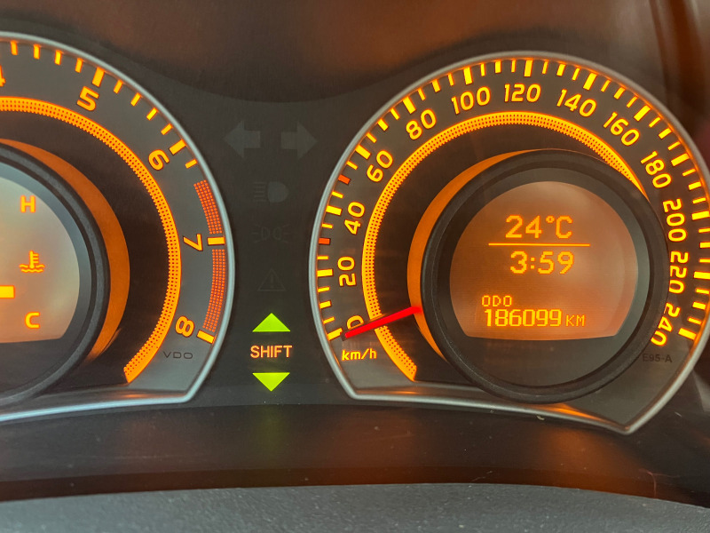 Toyota Auris Газ/ Бензин, снимка 5 - Автомобили и джипове - 46073394