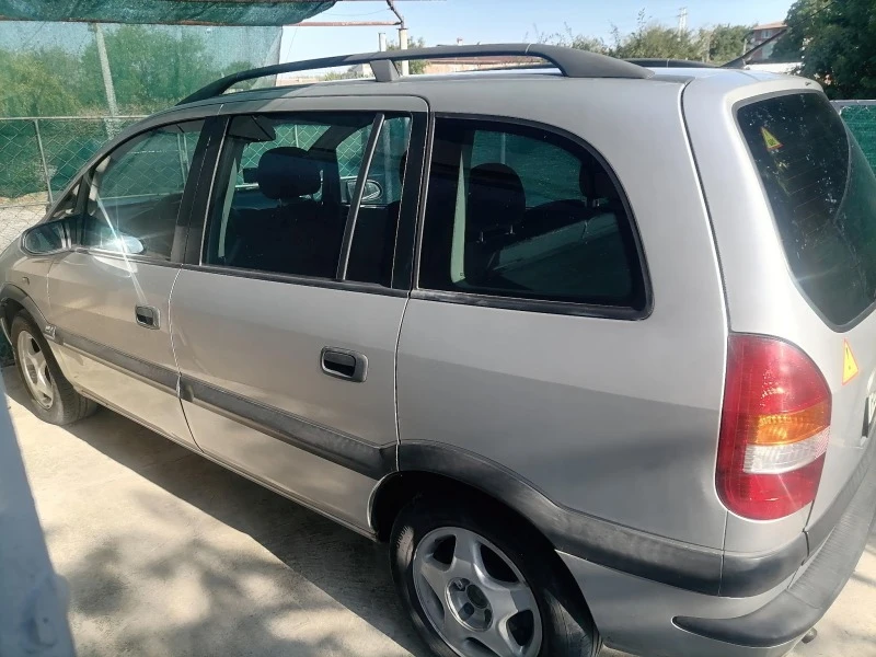 Opel Zafira, снимка 1 - Автомобили и джипове - 47324985