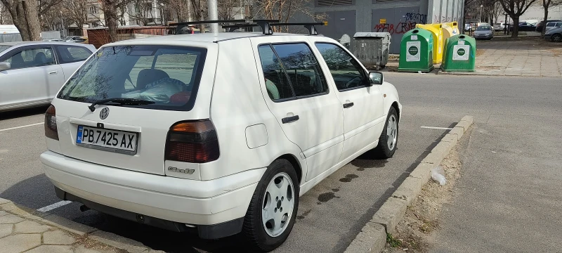 VW Golf 1.8 , снимка 4 - Автомобили и джипове - 47663794