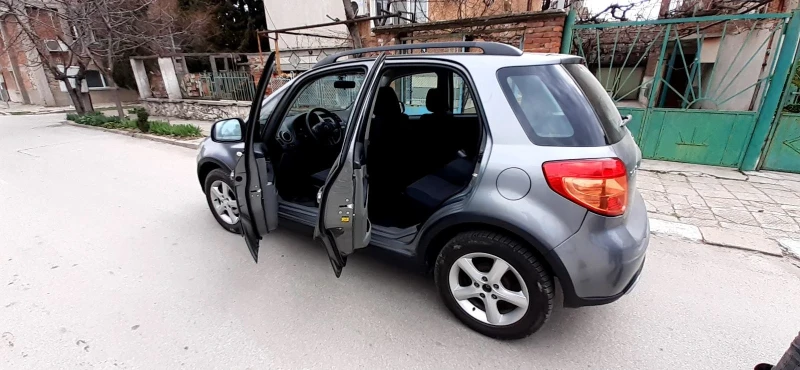 Suzuki SX4, снимка 11 - Автомобили и джипове - 47222213