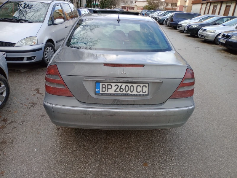 Mercedes-Benz E 270 2.7CDI, снимка 4 - Автомобили и джипове - 48269787