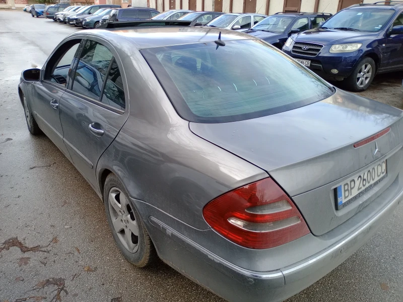 Mercedes-Benz E 270 2.7CDI, снимка 5 - Автомобили и джипове - 48269787