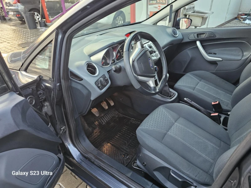 Ford Fiesta Titanium, снимка 12 - Автомобили и джипове - 48733361