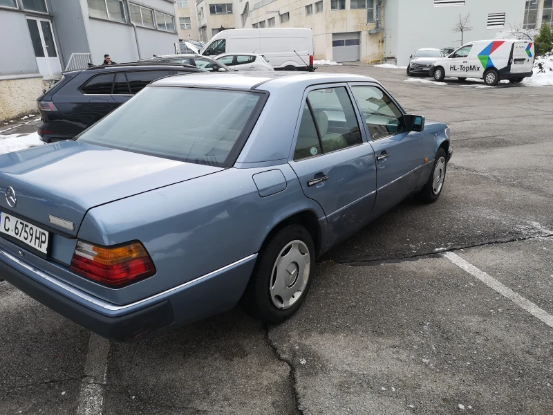 Mercedes-Benz 124 200E, снимка 5 - Автомобили и джипове - 48774045