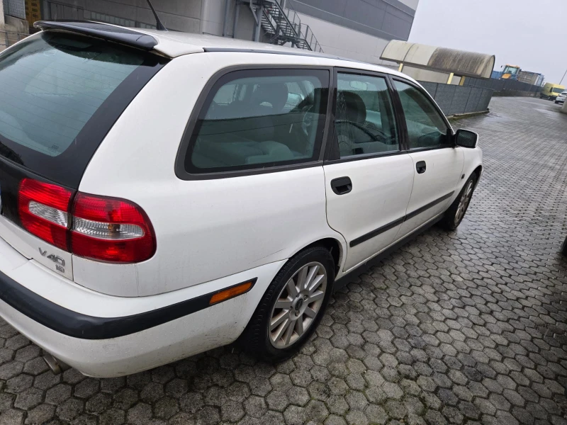 Volvo V40 1.6i-FaceLift, снимка 4 - Автомобили и джипове - 48993816