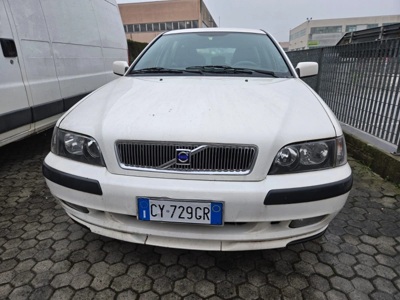 Volvo V40 1.6i-FaceLift, снимка 2 - Автомобили и джипове - 48993816