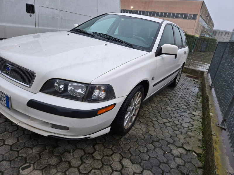 Volvo V40 1.6i-FaceLift, снимка 1 - Автомобили и джипове - 48993816