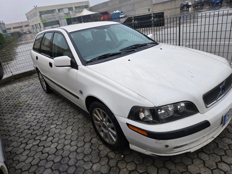 Volvo V40 1.6i-FaceLift, снимка 3 - Автомобили и джипове - 48993816