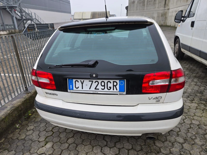 Volvo V40 1.6i-FaceLift, снимка 5 - Автомобили и джипове - 48993816