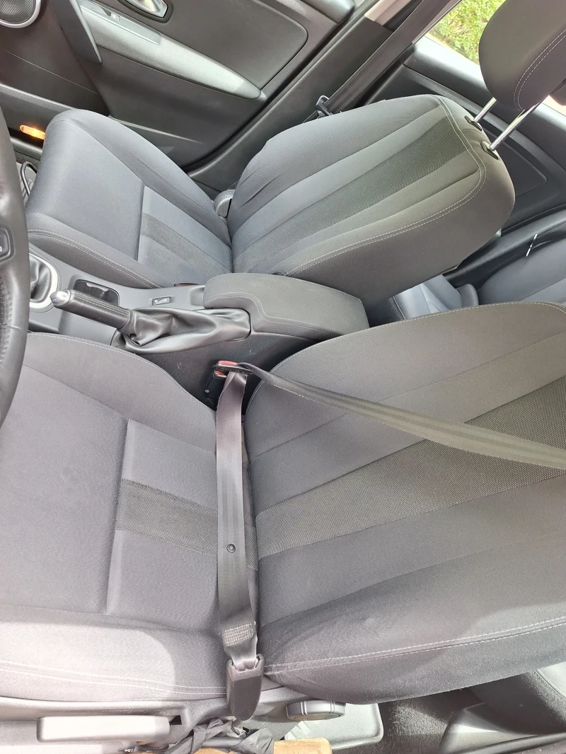 Renault Megane 1.4 131 к.с. комби Газова уредба. , снимка 5 - Автомобили и джипове - 52617801