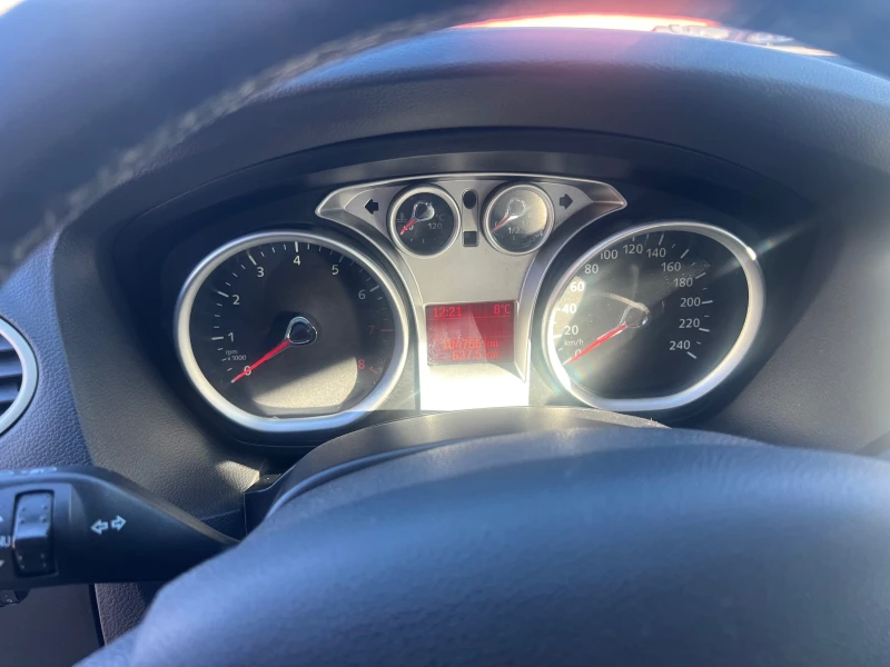 Ford Focus 1, 6 газ-бензин, снимка 9 - Автомобили и джипове - 52772579