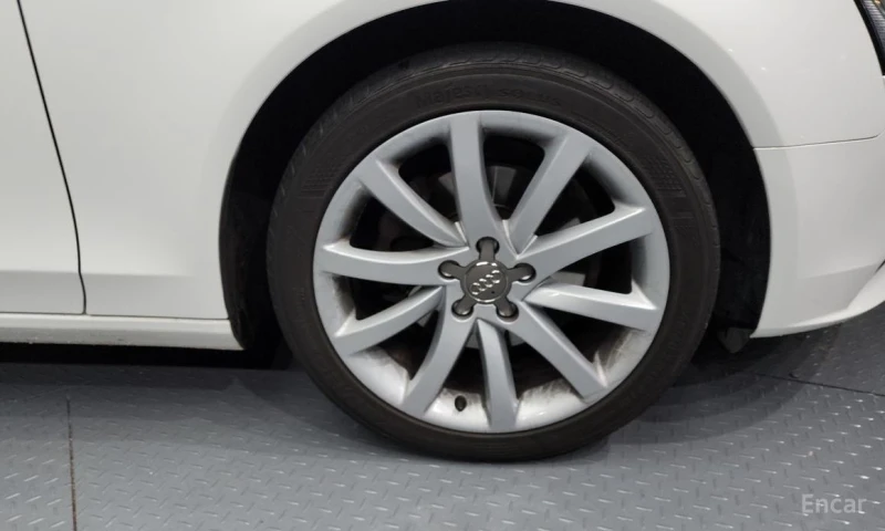 Audi A4, снимка 5 - Автомобили и джипове - 52927458