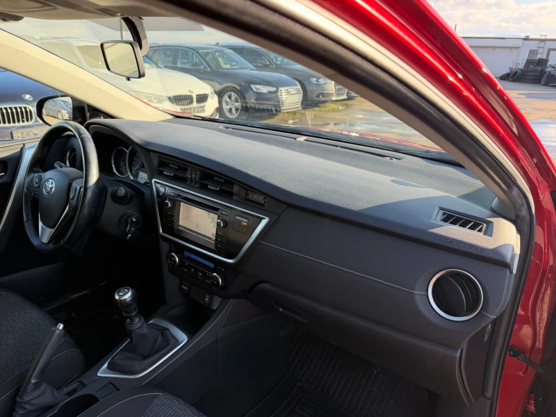 Toyota Auris 1.6i NAVI/KAMERA EURO 5, снимка 10 - Автомобили и джипове - 53526352