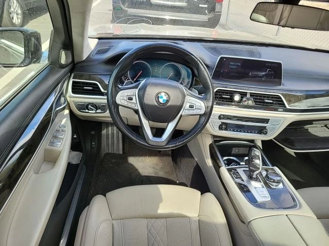 BMW 740 xDrive* Двойна Пано* Контрол с жестове* Масаж* FUL, снимка 6 - Автомобили и джипове - 49011476