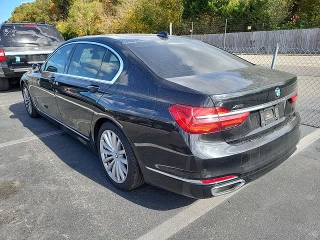 BMW 740 xDrive* Двойна Пано* Контрол с жестове* Масаж* FUL, снимка 4 - Автомобили и джипове - 49011476