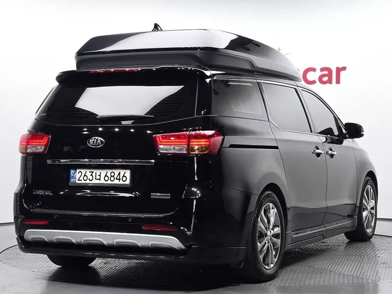 Kia Carnival  9-Seater High Limousine Prestige, снимка 2 - Автомобили и джипове - 55278602
