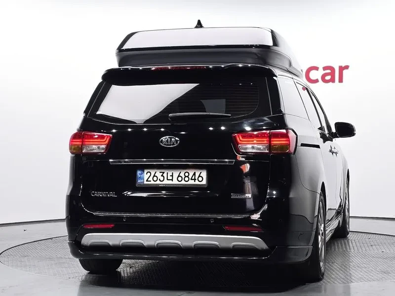 Kia Carnival  9-Seater High Limousine Prestige, снимка 4 - Автомобили и джипове - 55278602