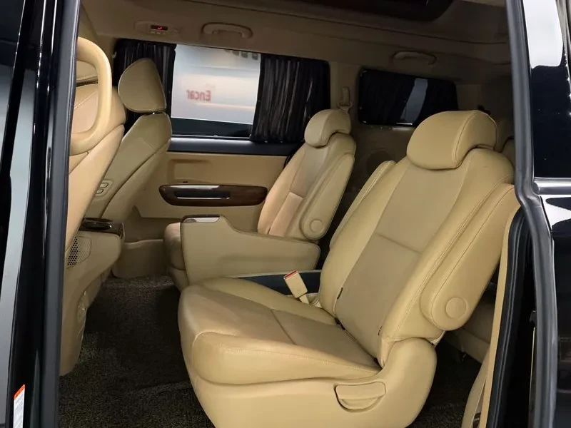 Kia Carnival  9-Seater High Limousine Prestige, снимка 12 - Автомобили и джипове - 55278602