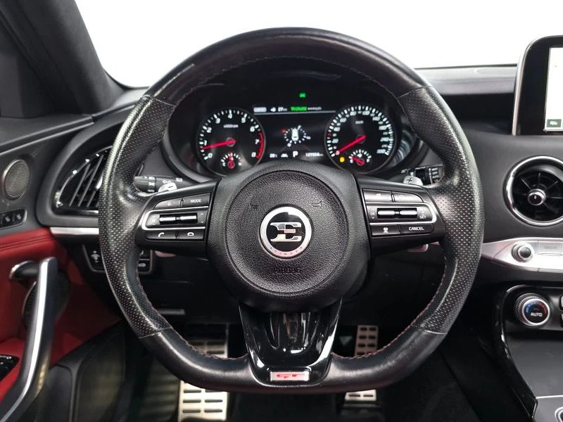 Kia Stinger 3.3 Turbo 2WD| 365к.с.| ВКЛ.ТЕХНОТЕСТ, снимка 13 - Автомобили и джипове - 55517812
