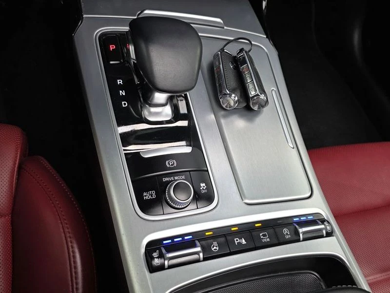 Kia Stinger 3.3 Turbo 2WD| 365к.с.| ВКЛ.ТЕХНОТЕСТ, снимка 9 - Автомобили и джипове - 55517812