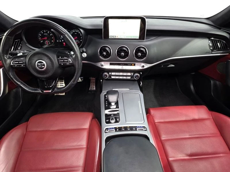Kia Stinger 3.3 Turbo 2WD| 365к.с.| ВКЛ.ТЕХНОТЕСТ, снимка 7 - Автомобили и джипове - 55517812