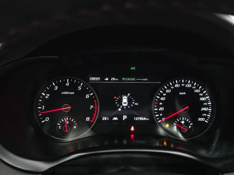 Kia Stinger 3.3 Turbo 2WD| 365к.с.| ВКЛ.ТЕХНОТЕСТ, снимка 8 - Автомобили и джипове - 55517812