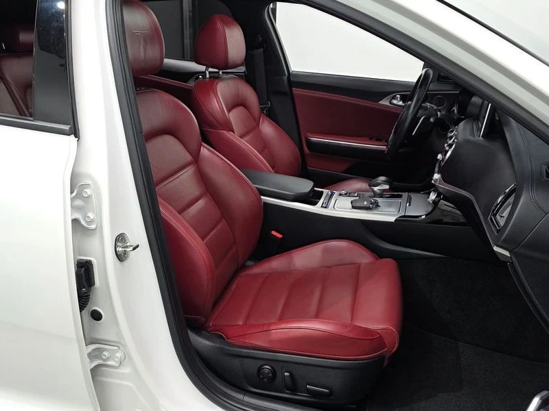 Kia Stinger 3.3 Turbo 2WD| 365к.с.| ВКЛ.ТЕХНОТЕСТ, снимка 11 - Автомобили и джипове - 55517812