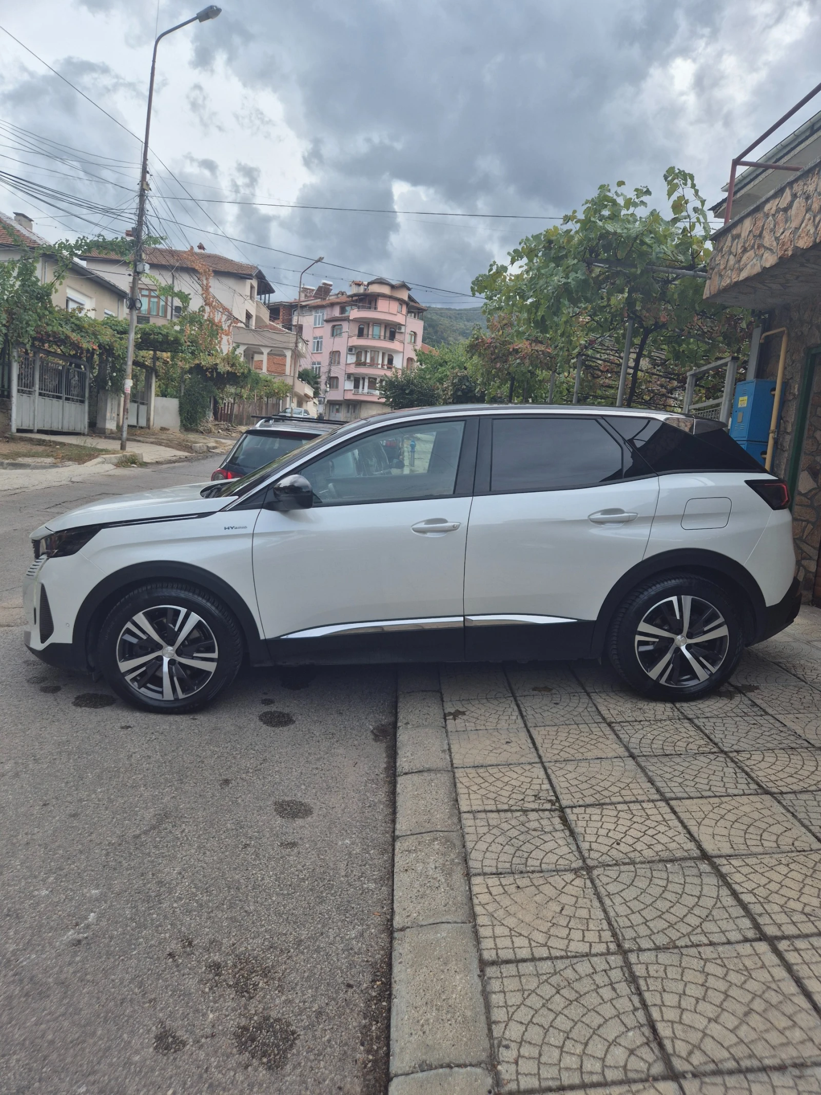 Peugeot 3008 * Нов * 36000км.* ALLURE * Plug-in HYBRID * 225к.с - изображение 5