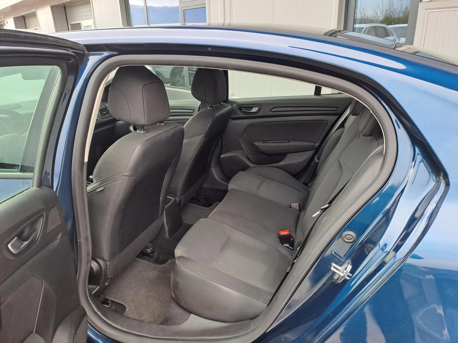 Renault Megane 1.3 TCe/140к.с. - изображение 7