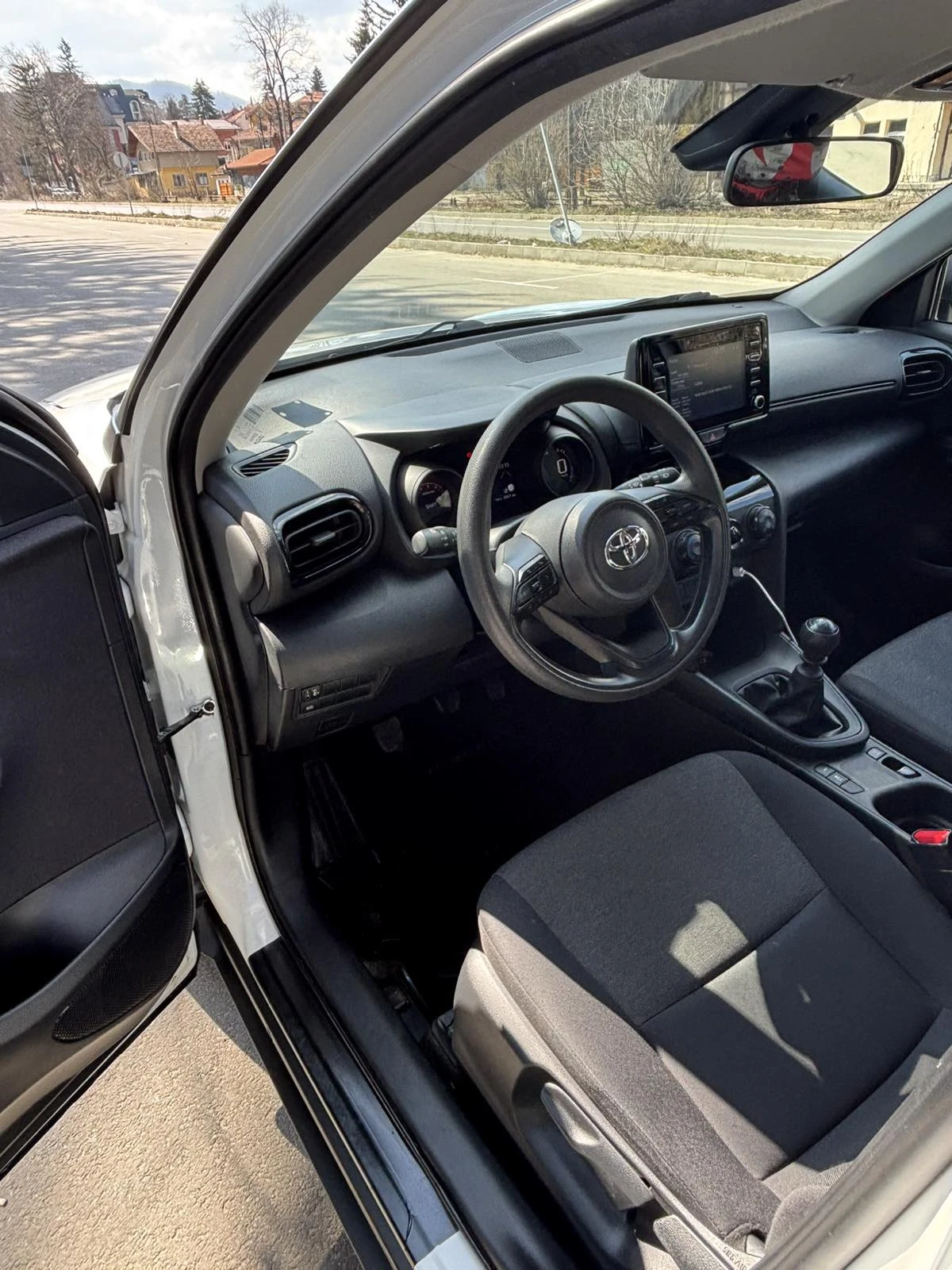 Toyota Yaris Cross, снимка 11 - Автомобили и джипове - 53865987