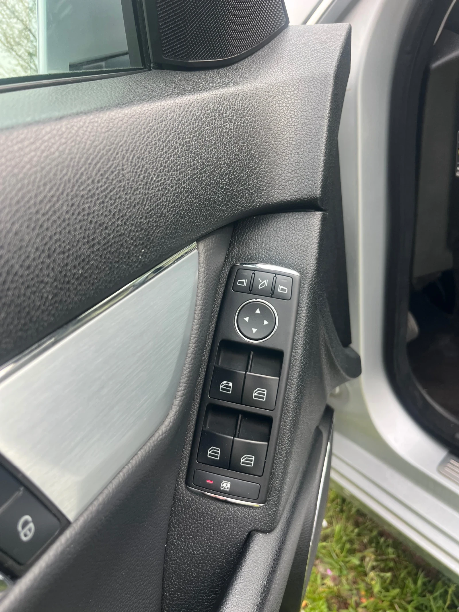 Mercedes-Benz C 200 OM646 КАТО НОВ, снимка 12 - Автомобили и джипове - 54242058