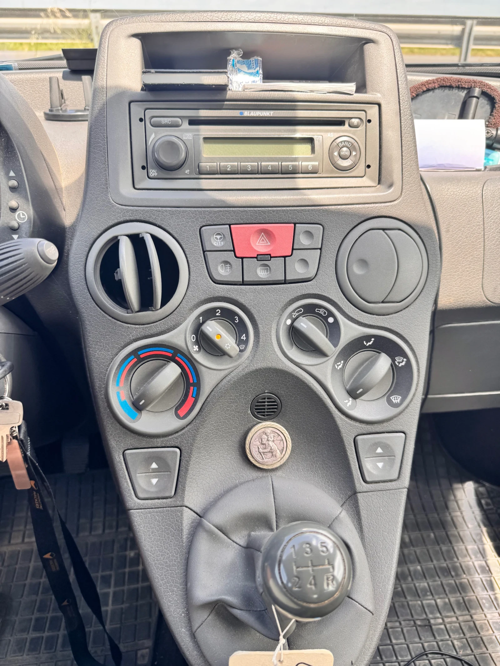 Fiat Panda 1.2 69kc 67900km, снимка 12 - Автомобили и джипове - 54736870