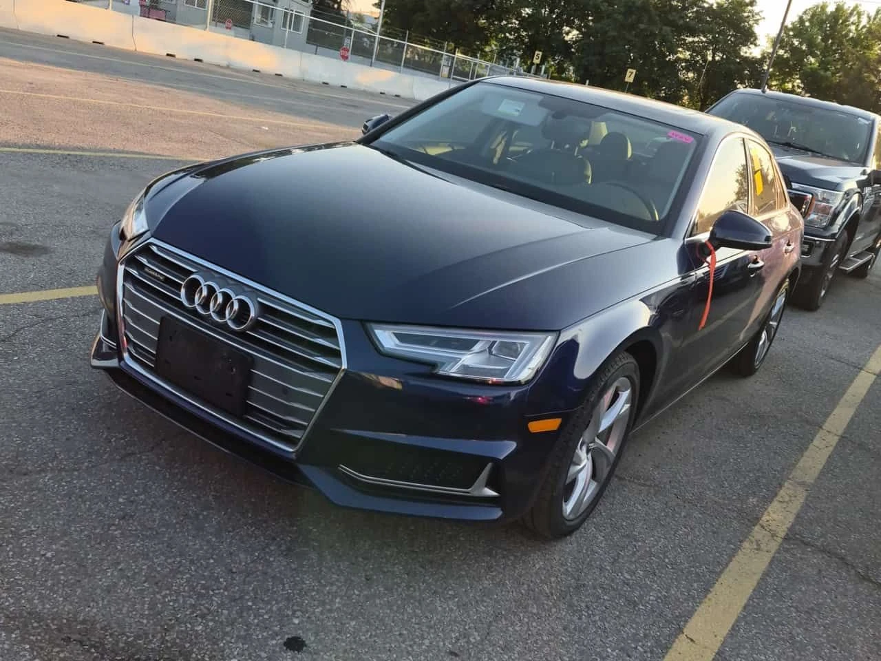 Audi A4 Progressiv/CARFAX/Шибидах/Памет/Подгрев/