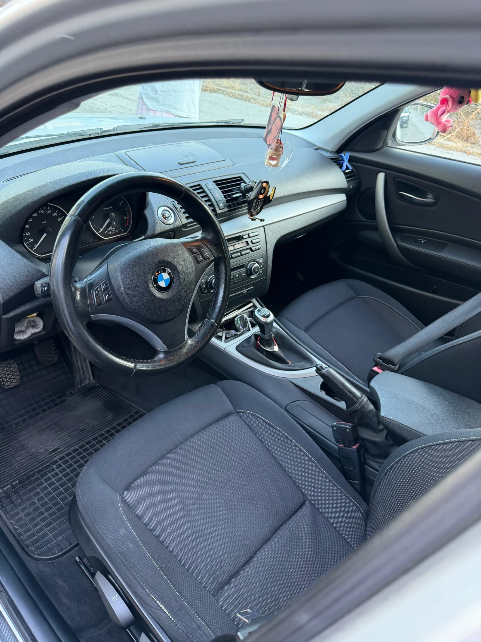 BMW 118 Много запазен.Сменени много части.