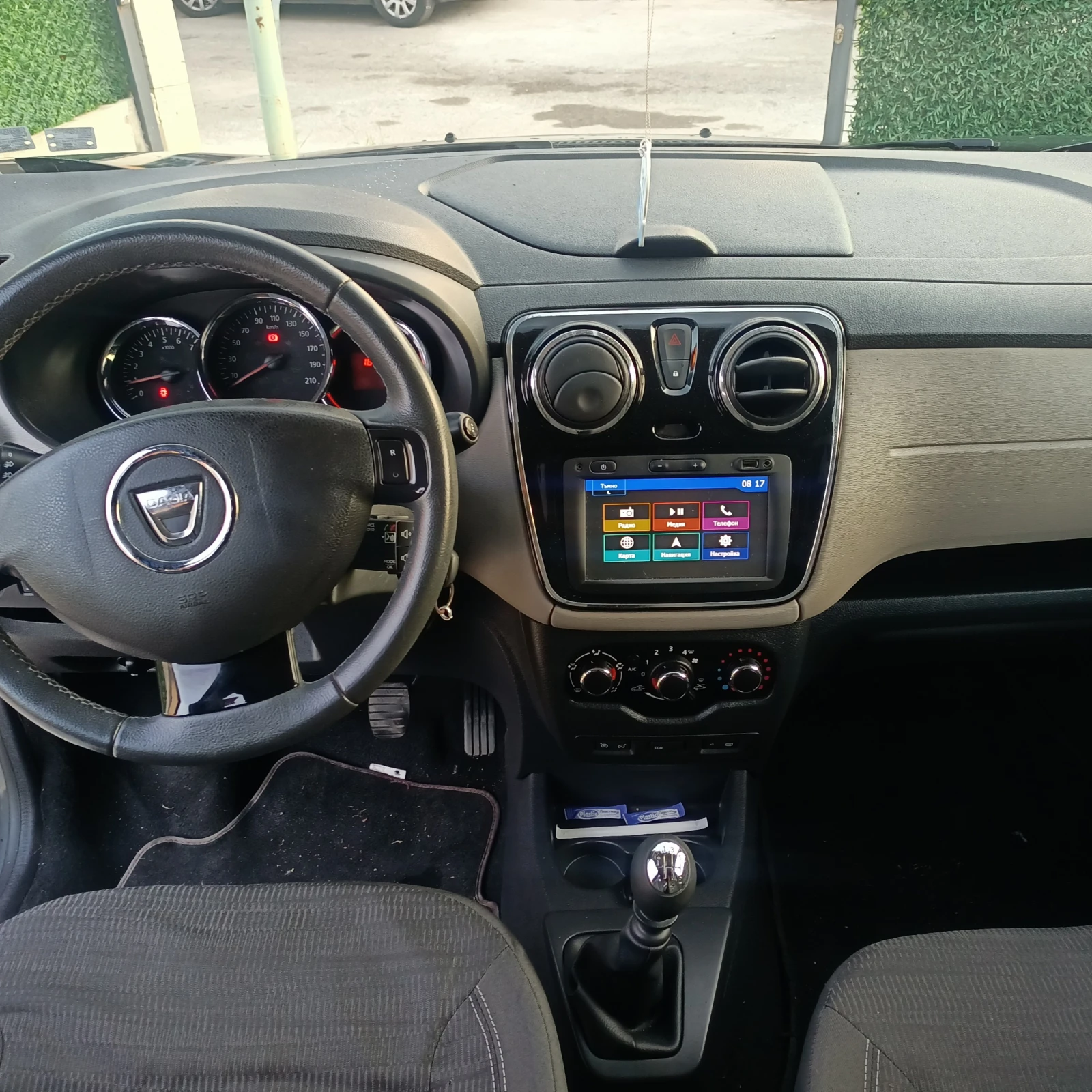 Dacia Lodgy 1.5 DCI-6скорости, снимка 5 - Автомобили и джипове - 55695637