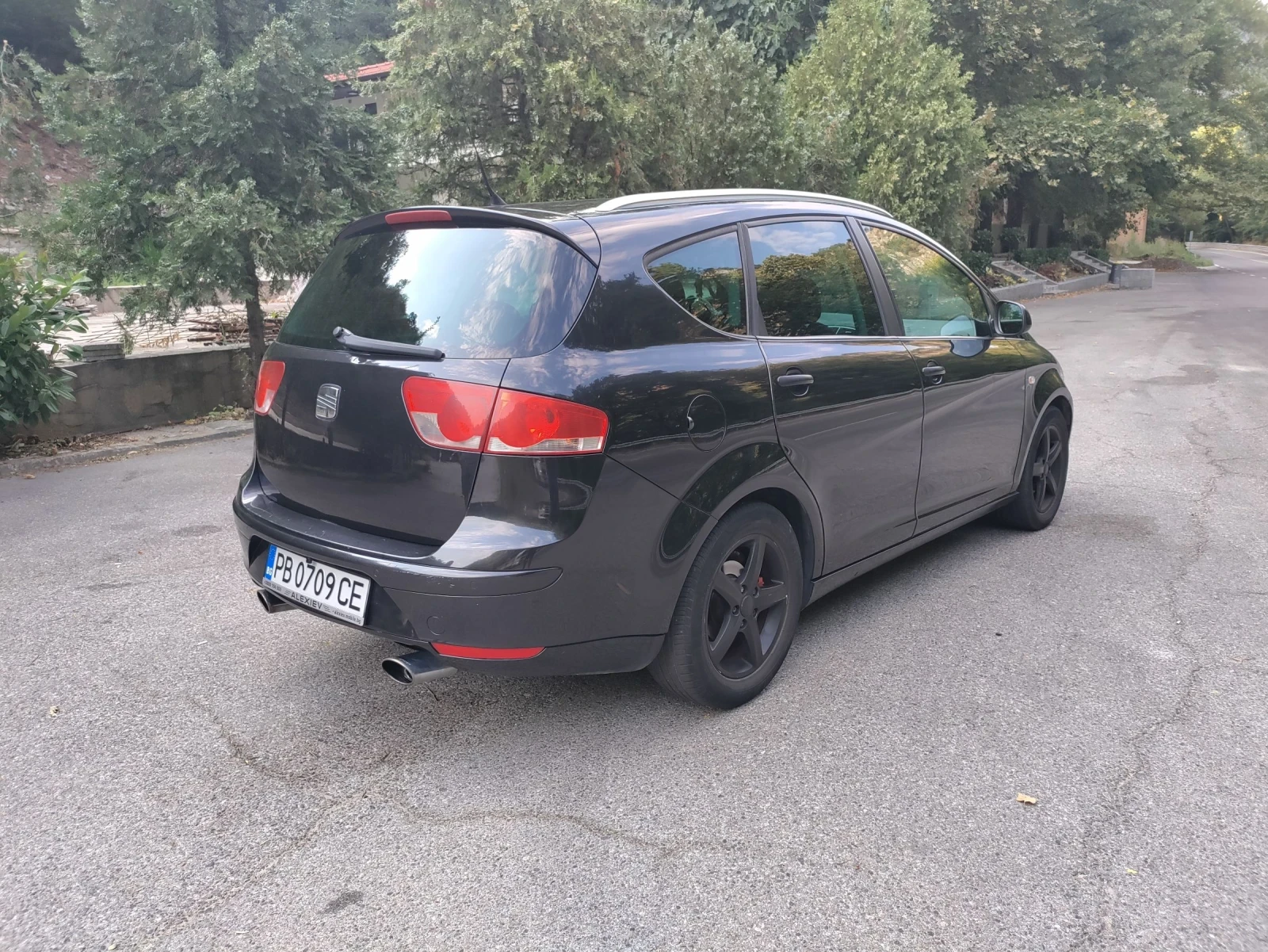VW Touran Altea XL 2.0TDI 8V BMM Automatic, снимка 5 - Автомобили и джипове - 55725403