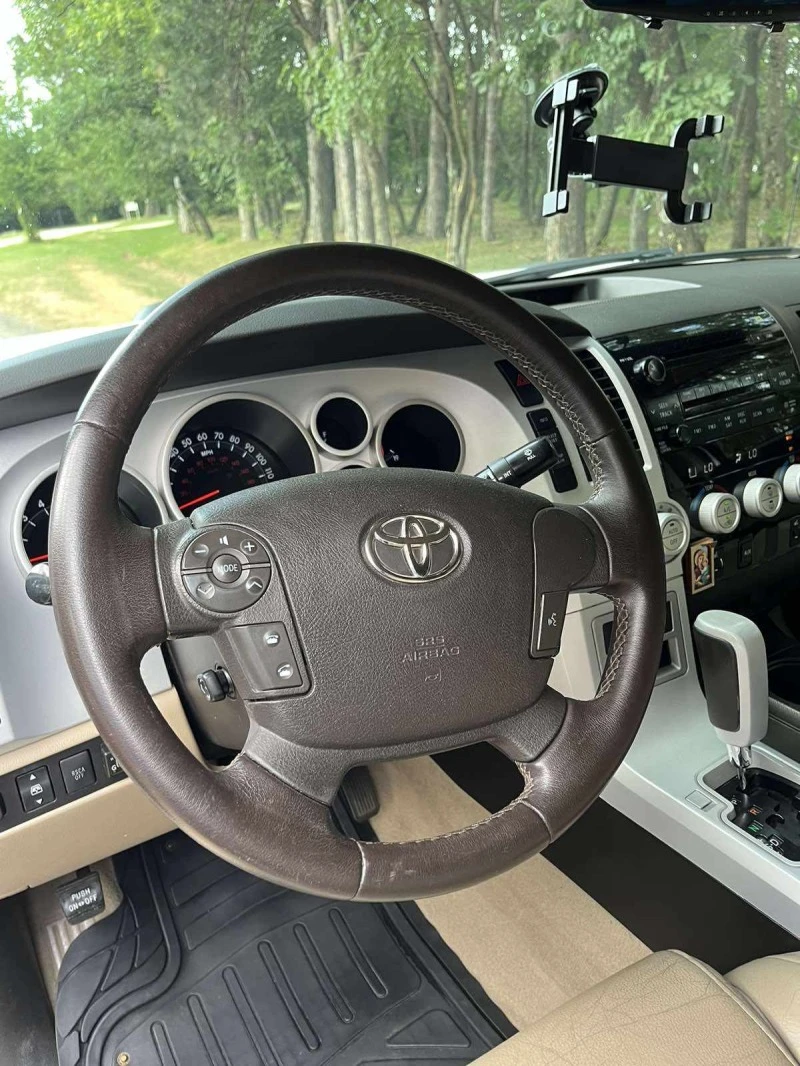 Toyota Tundra, снимка 13 - Автомобили и джипове - 47172086