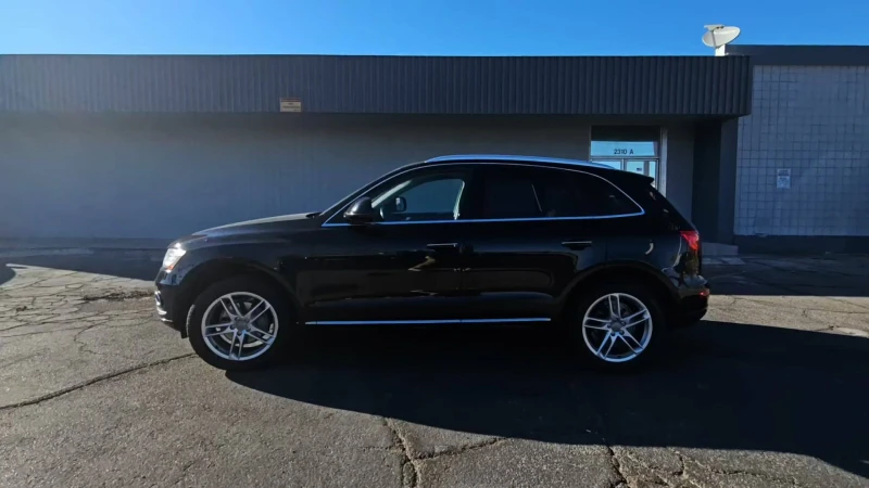 Audi Q5, снимка 2 - Автомобили и джипове - 47875272