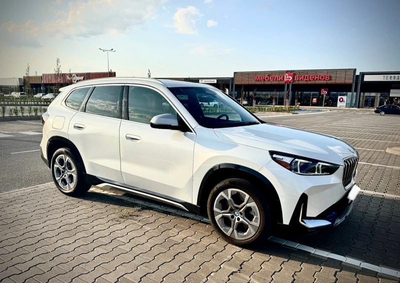 BMW X1 xDrive28i 2.0 Бензин xLine 241 к.с. AWD PANO LED